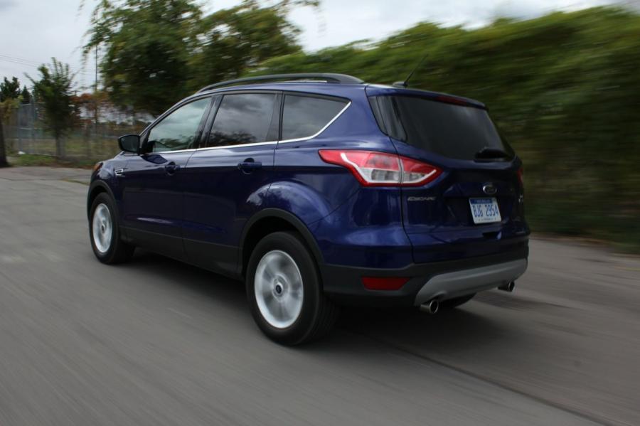  Ford Escape 2013 года  (фото 44 из 222)